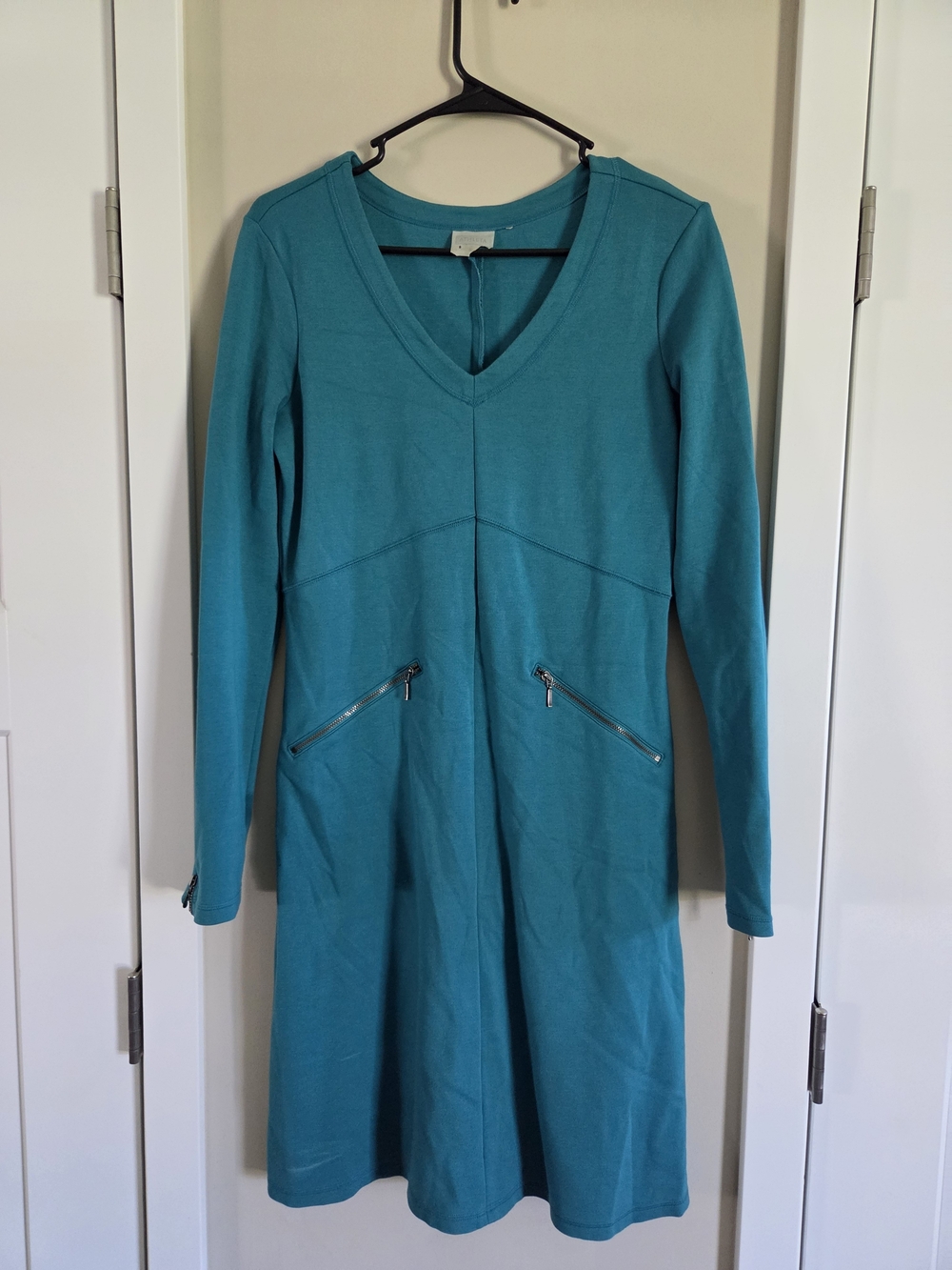 Athleta Teal V-Neck Long Sleeve Dress Small Zip Pockets Athleisure Athletic Mom